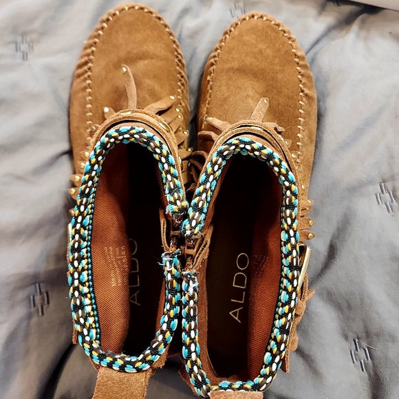 Aldo Bastiena Tan Suede Moccasin Fringe Ankle Boots 7 EUC - Picture 5 of 12